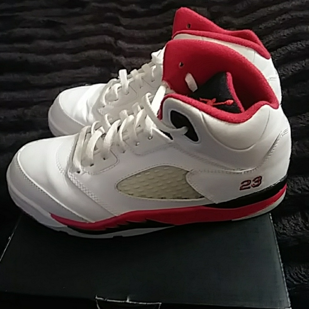Jordan 5 Retro - Picture 2 of 7